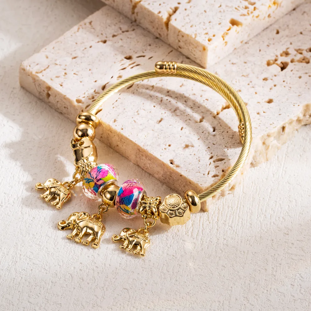 Bracelet charms Bombay