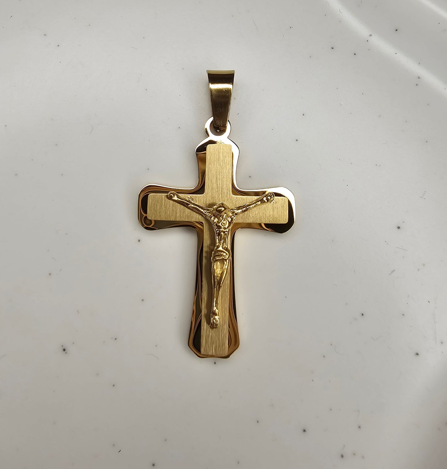 Pendentif croix doré acier inoxydable et plaque or