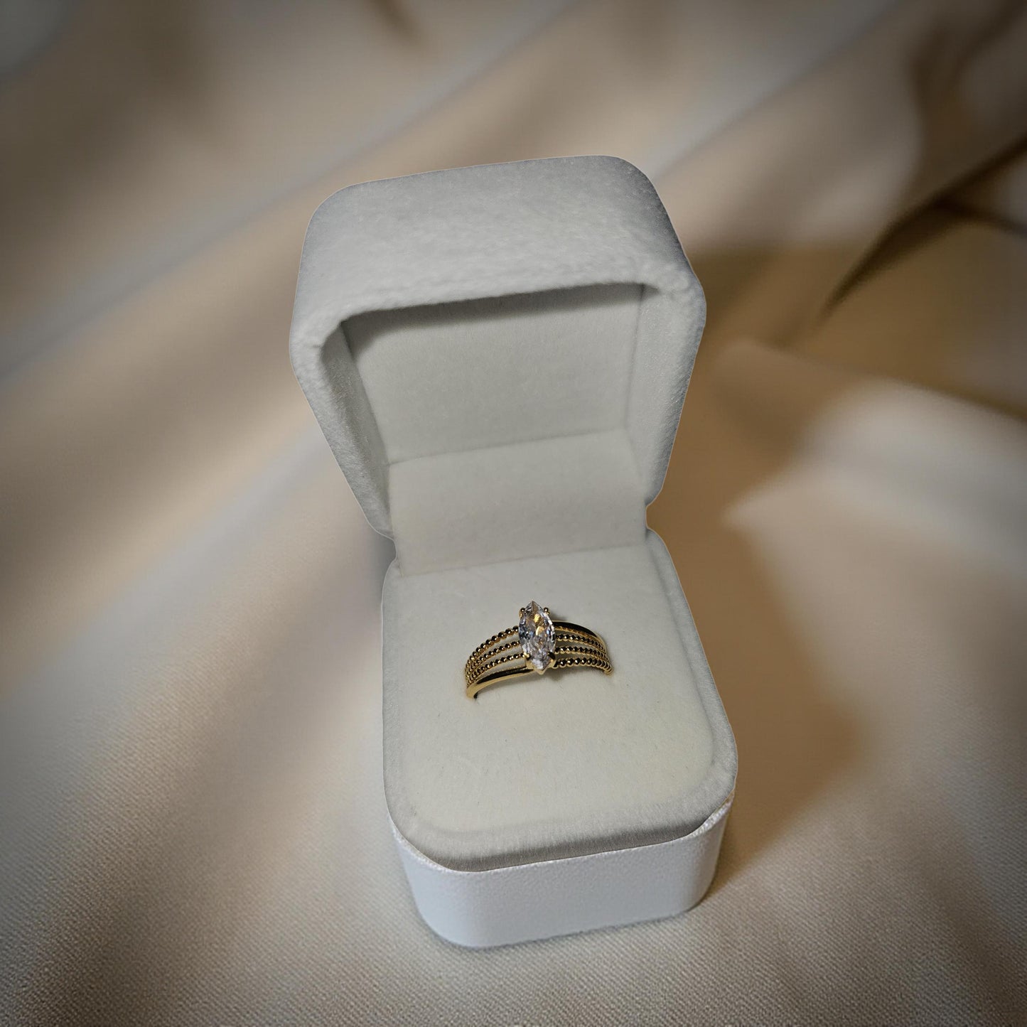 Bague ARIANE + Boîte en velours blanc