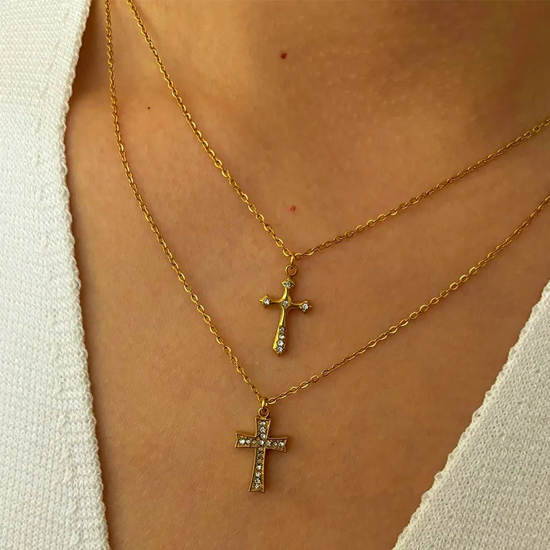 Chaîne croix raffiné