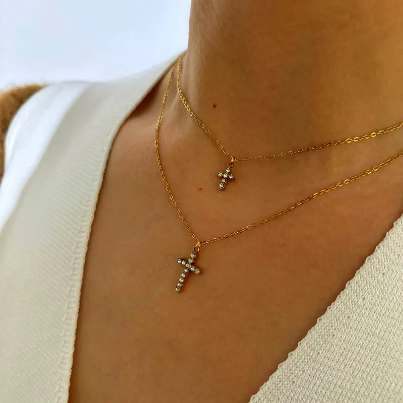 Chaîne croix raffiné