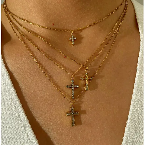 Chaîne croix raffiné