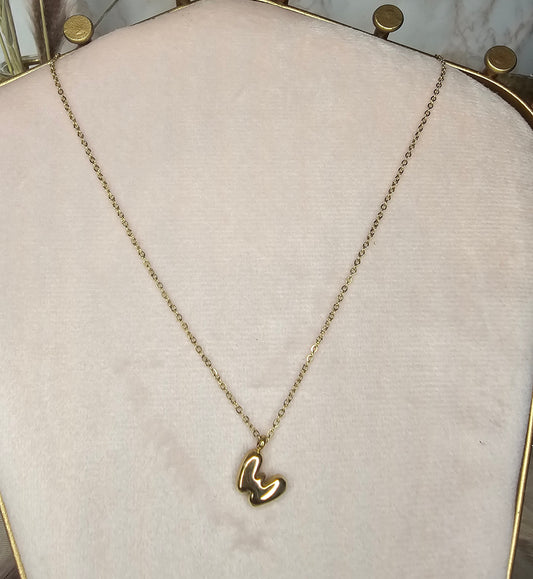 Collier lettre W