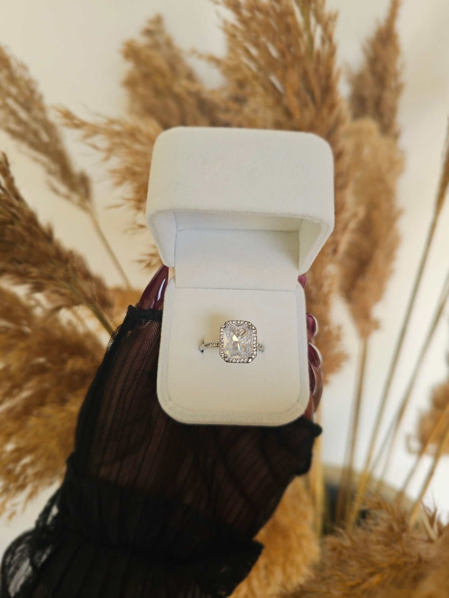 Bague IVORY Argenté + Boîte en velours blanc