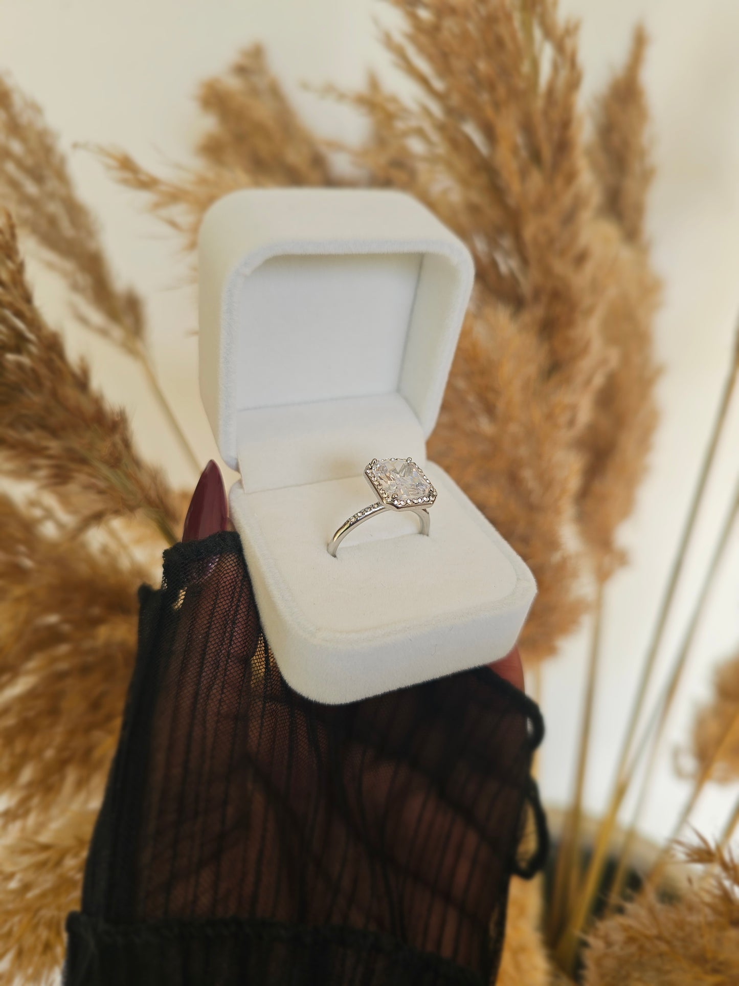 Bague IVORY Argenté + Boîte en velours blanc