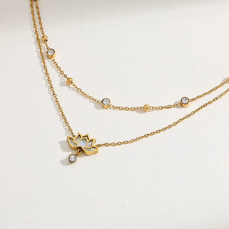 Collier Lotus Blanc