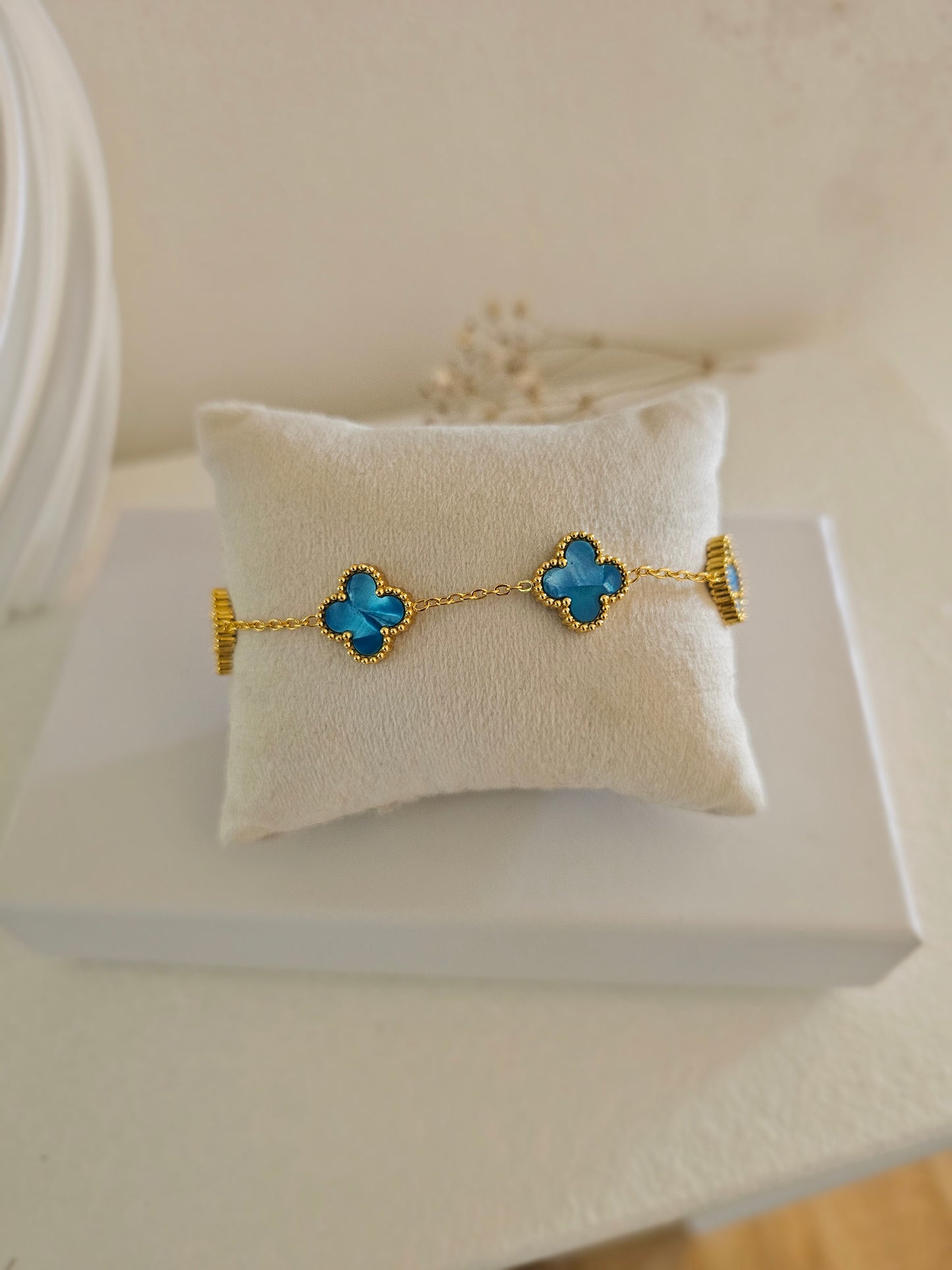 Bracelet trèfle bleu clair
